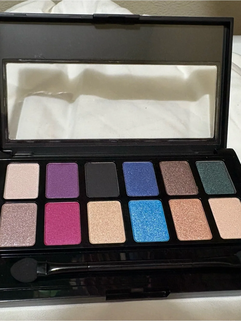 Maybelline The Graffiti Nudes eyeshadow palette